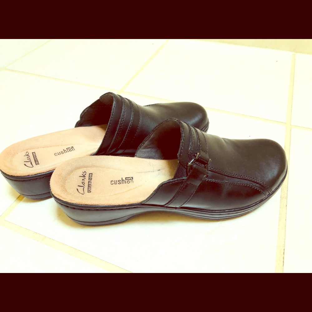 Gently used Clark’s Collection Black Mules size 10